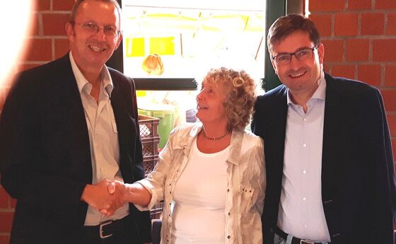 Landrat Arnold gratuliert Ellen Dietz zur Wahl